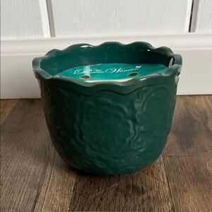 The Pioneer woman new Green floral Lace Eucalyptus & orange zest 16 Oz candle